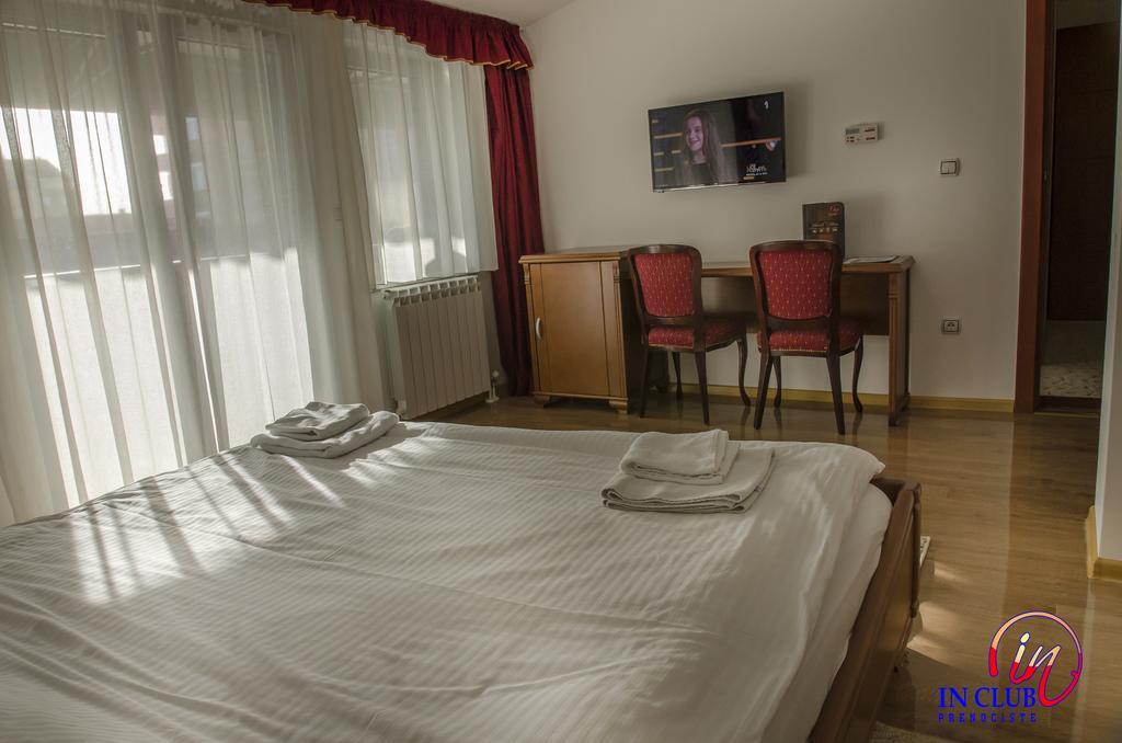 Apartment And Rooms In Club Indija エクステリア 写真