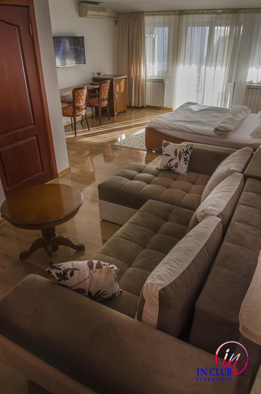 Apartment And Rooms In Club Indija エクステリア 写真
